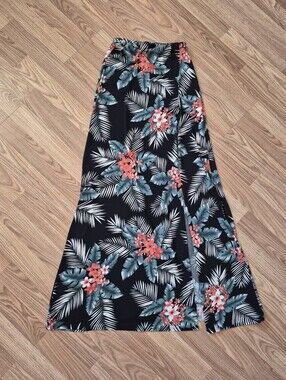 Windsor Women's Floral Slit Maxi Skirt